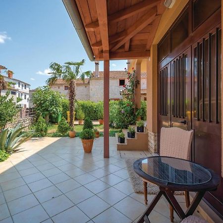Stunning Apartment In Rovinj With Kitchen ภายนอก รูปภาพ