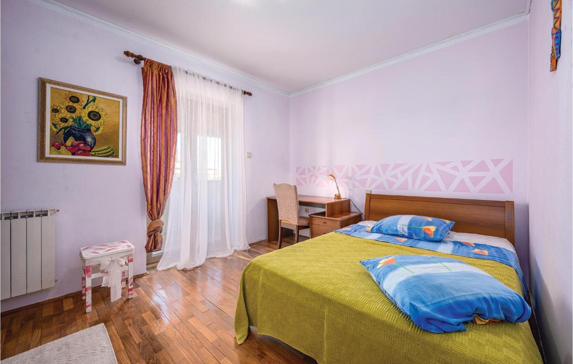 Stunning Apartment In Rovinj With Kitchen ภายนอก รูปภาพ