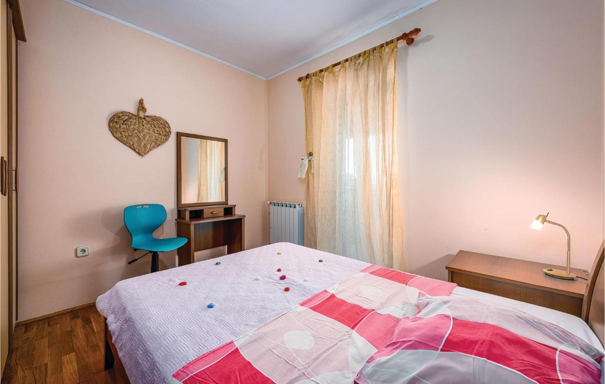 Stunning Apartment In Rovinj With Kitchen ภายนอก รูปภาพ