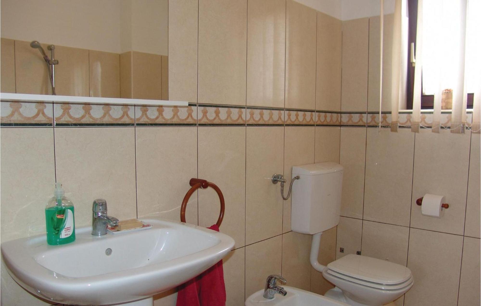 Stunning Apartment In Rovinj With Kitchen ภายนอก รูปภาพ