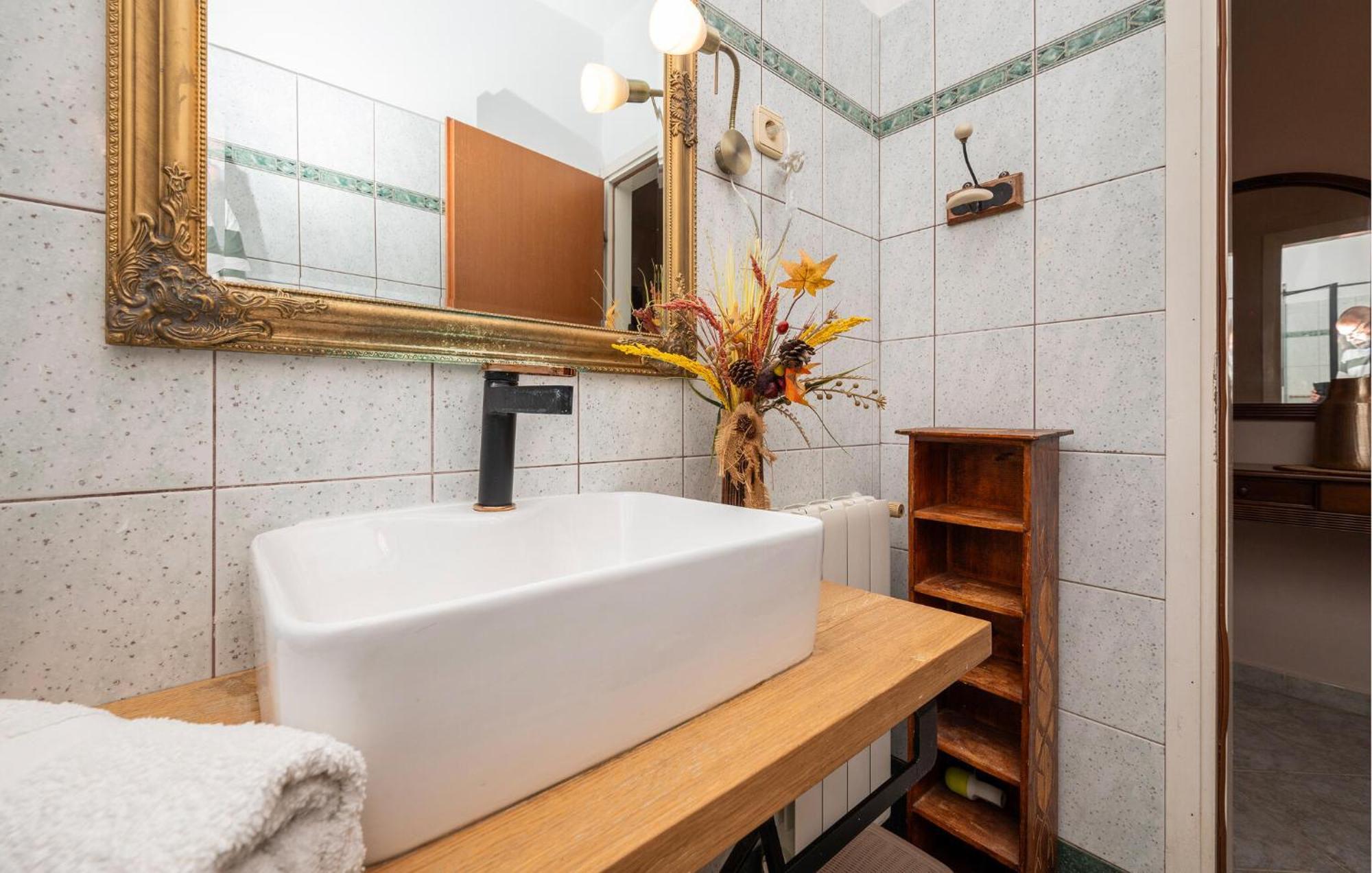 Stunning Apartment In Rovinj With Kitchen ภายนอก รูปภาพ